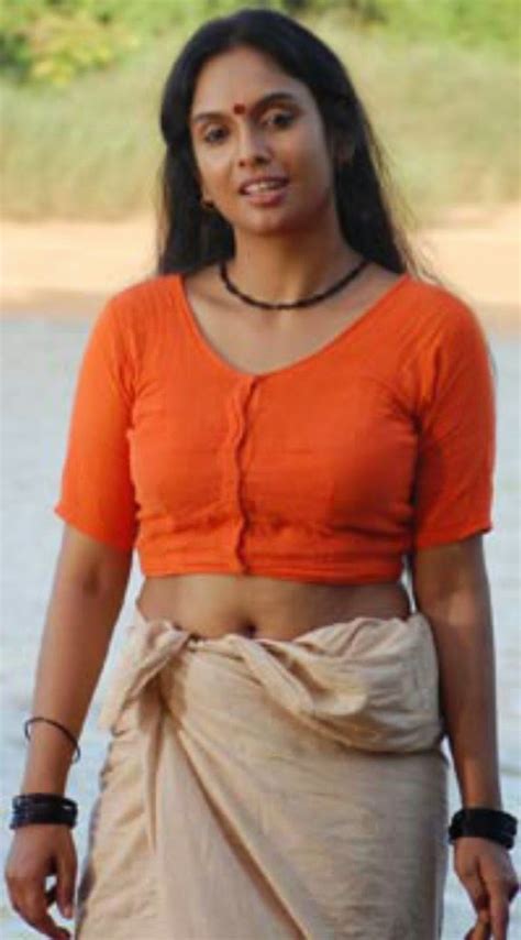 'kerala aunty showing boobs' Search .